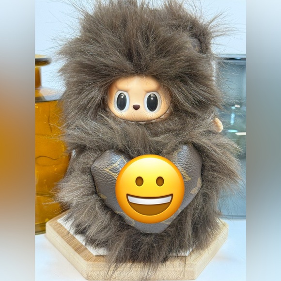 Custom Brown Hairy Lulu Plush Pendant with removable heart magnet. - Picture 4 of 6